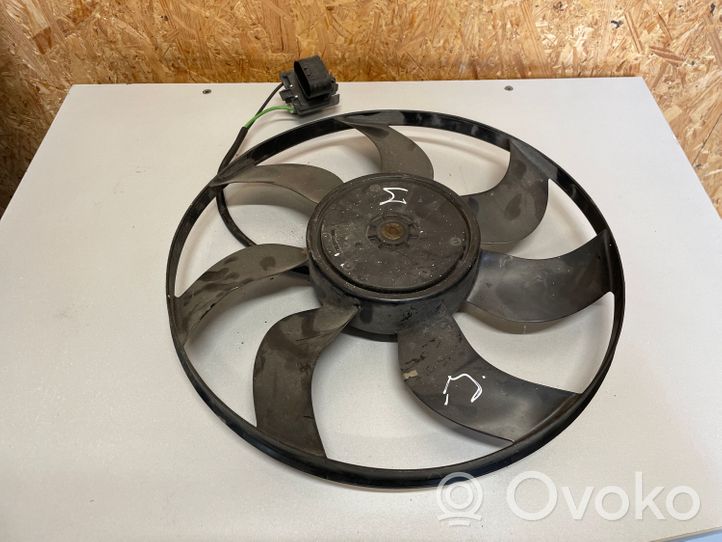 Opel Astra J Convogliatore ventilatore raffreddamento del radiatore 0130308102