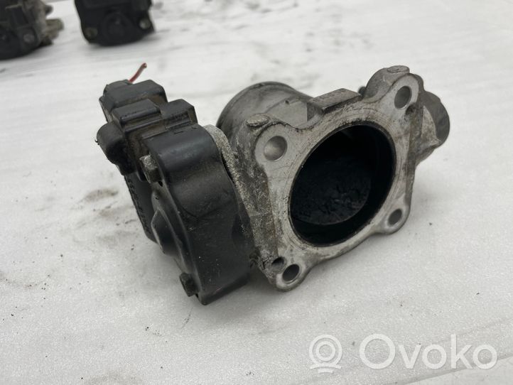 Toyota Corolla Verso E121 Variklio gesinimo sklendė PA612GF33