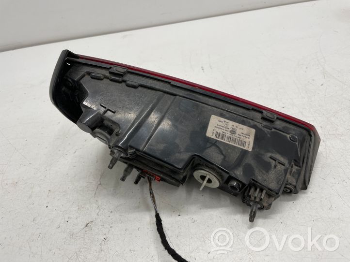 Audi A4 S4 B9 Takaluukun takavalot 8W5945076