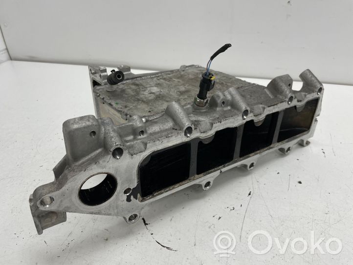 Audi A4 S4 B9 Chłodnica powietrza doładowującego / Intercooler 04L129766AD