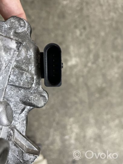 Audi Q3 8U Clapet d'étranglement 04L128059