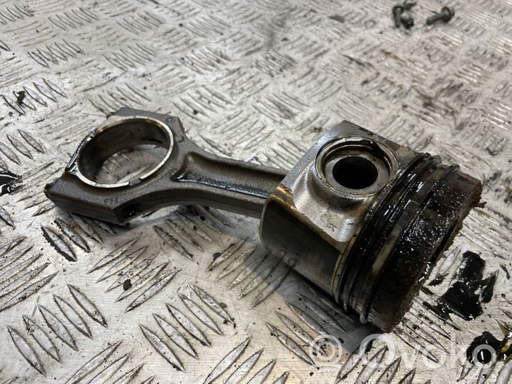 BMW 7 G11 G12 Piston with connecting rod 