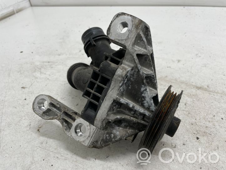 Volvo XC40 Pompa dell’acqua 31492210