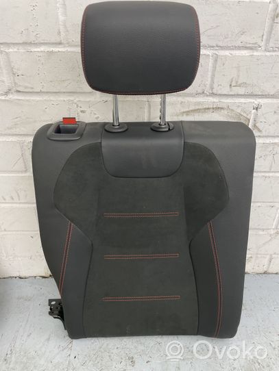 Mercedes-Benz GLA H247 Rear seat 