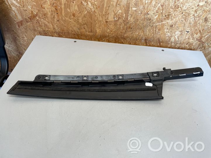 BMW 2 F46 Moulure de vitre de la porte avant 7316729