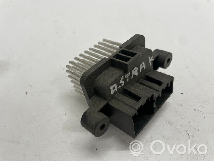 Opel Astra K Heater blower fan relay 13506209