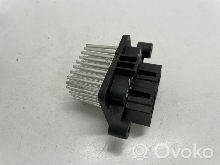 Opel Insignia B Salono pečiuko ventiliatoriaus rėlė 13506208