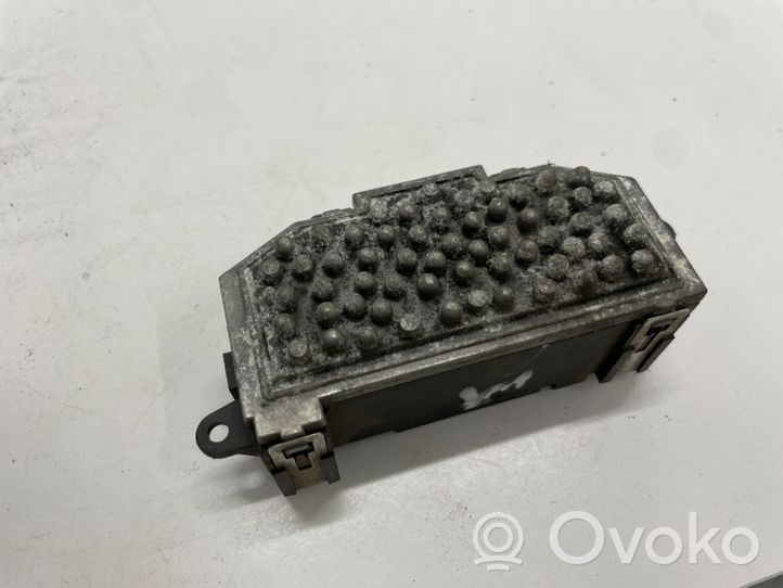 Audi A4 S4 B8 8K Salono pečiuko ventiliatoriaus rėlė 8K0820521