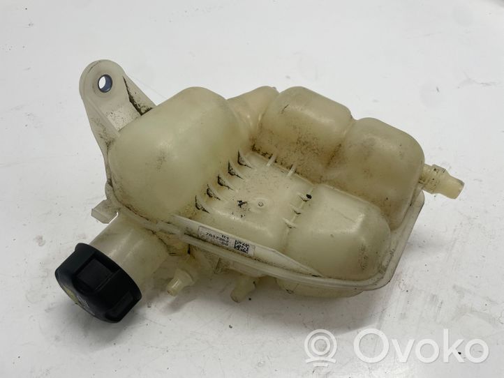 BMW 1 F40 Vase d'expansion / réservoir de liquide de refroidissement 7617362