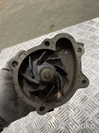 Opel Zafira B Water pump 