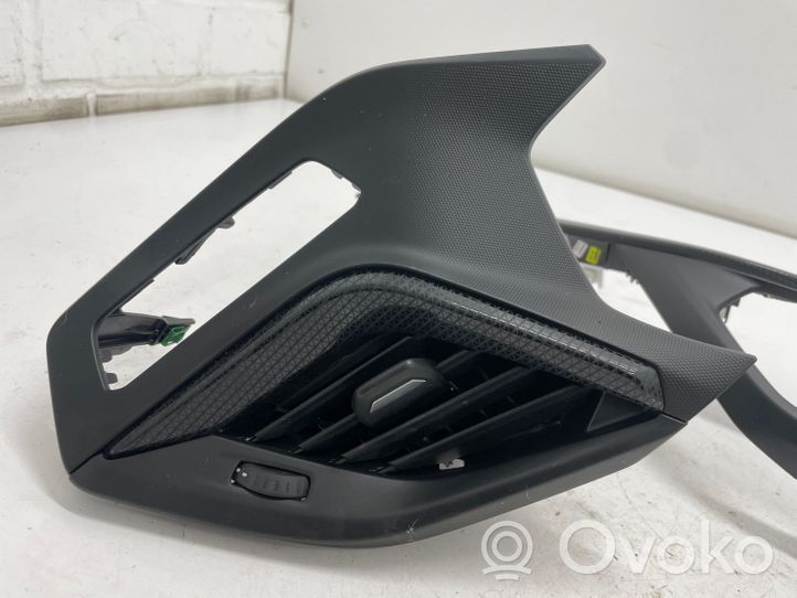 BMW 1 F40 Verkleidung Armaturenbrett Cockpit Mitte 6823310