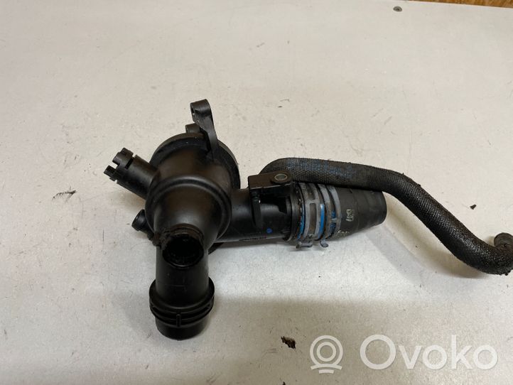 Mercedes-Benz C W205 Termostaatin kotelo A6512001515