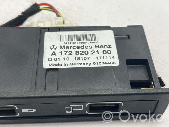 Mercedes-Benz A W176 Connecteur/prise USB A1728202100