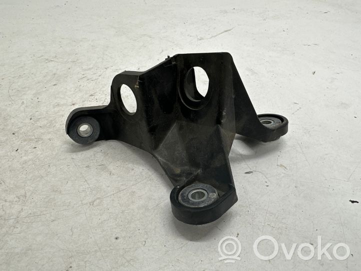 Volkswagen PASSAT B8 Gear shift cable bracket 5Q0711789