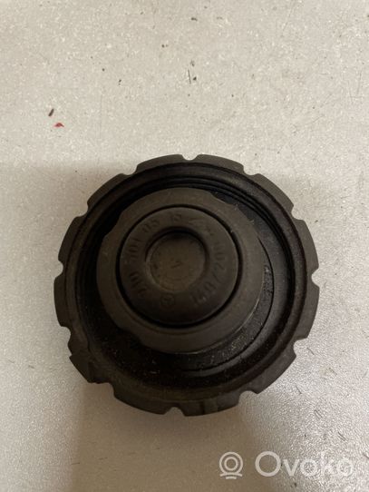 Mercedes-Benz E W210 Vase d'expansion / bouchon de réservoir de liquide de refroidissement 2105010415