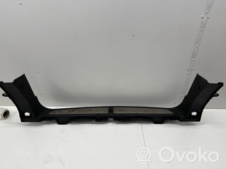 BMW 5 G30 G31 Osłona pasa bagażnika 7387530