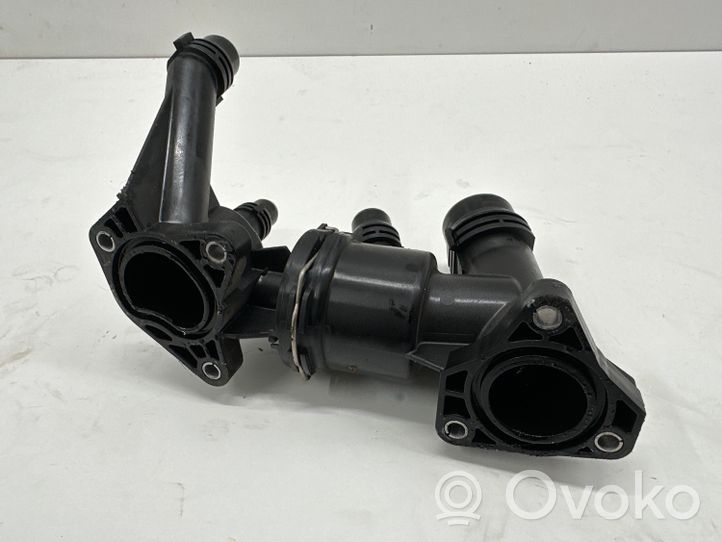 BMW 5 G30 G31 Termostato/alloggiamento del termostato 8576289