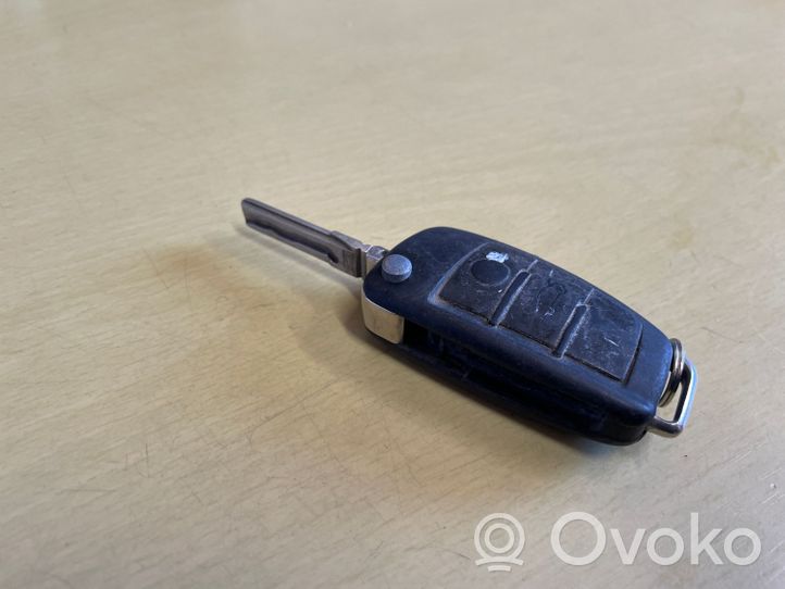 Audi Q7 4L Virta-avain/kortti 4F0837220R