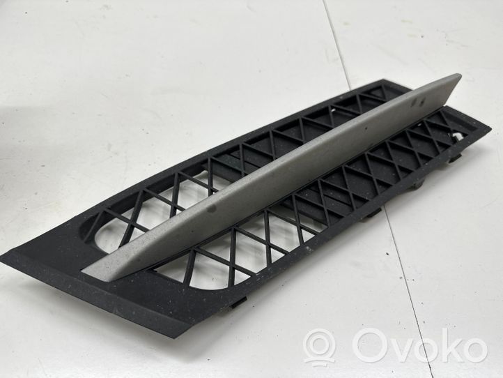 BMW 5 GT F07 Grille inférieure de pare-chocs avant 7172370