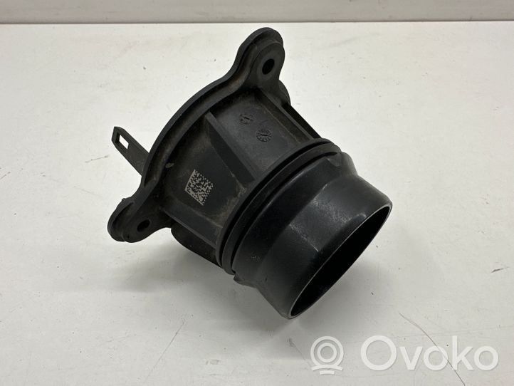 BMW 2 F46 Część rury dolotu powietrza 8650760