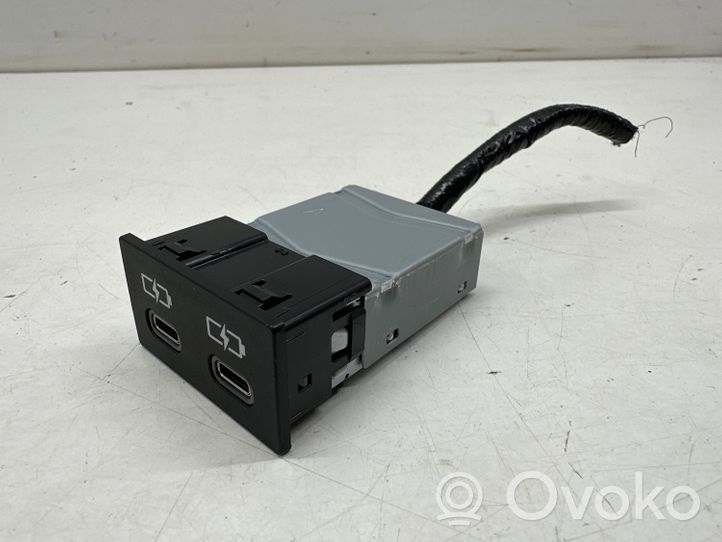 Toyota RAV 4 (XA50) USB-Anschluss 8553242050