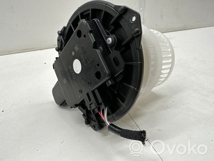 Toyota RAV 4 (XA50) Pečiuko ventiliatorius/ putikas 
