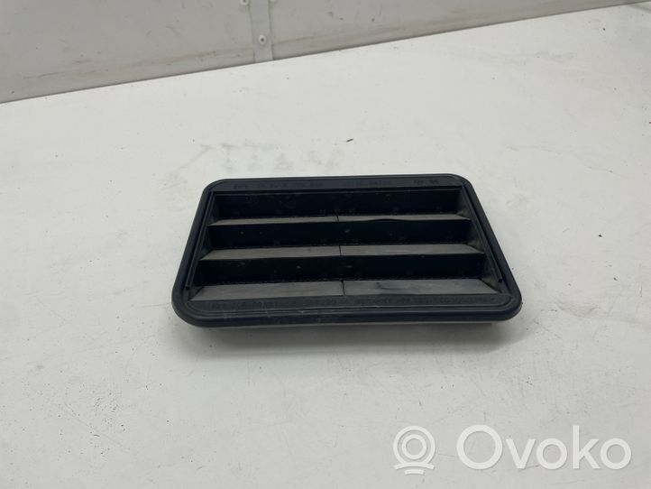 BMW 5 G30 G31 Ventiliacinės grotelės 64229176945