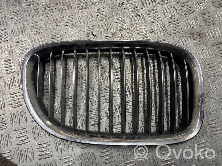 BMW 7 E65 E66 Grille calandre supérieure de pare-chocs avant 7211658