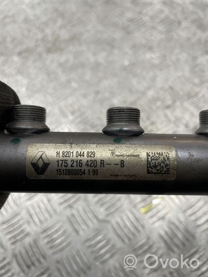 Mercedes-Benz C W205 Fuel main line pipe 175216420R