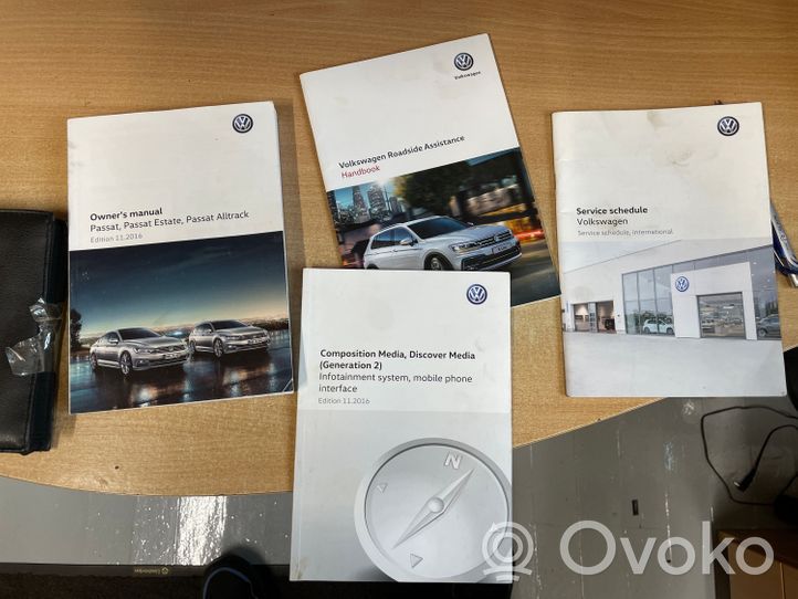 Volkswagen PASSAT B8 Libro con el historial de mantenimiento del propietario 