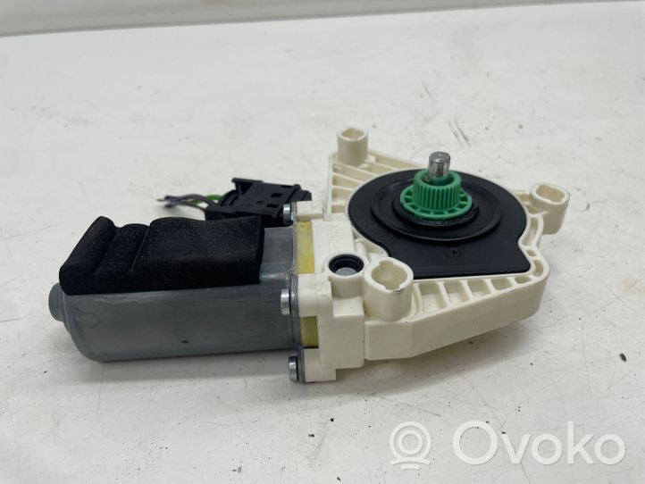 Mercedes-Benz CLA C117 X117 W117 Front door window regulator motor 