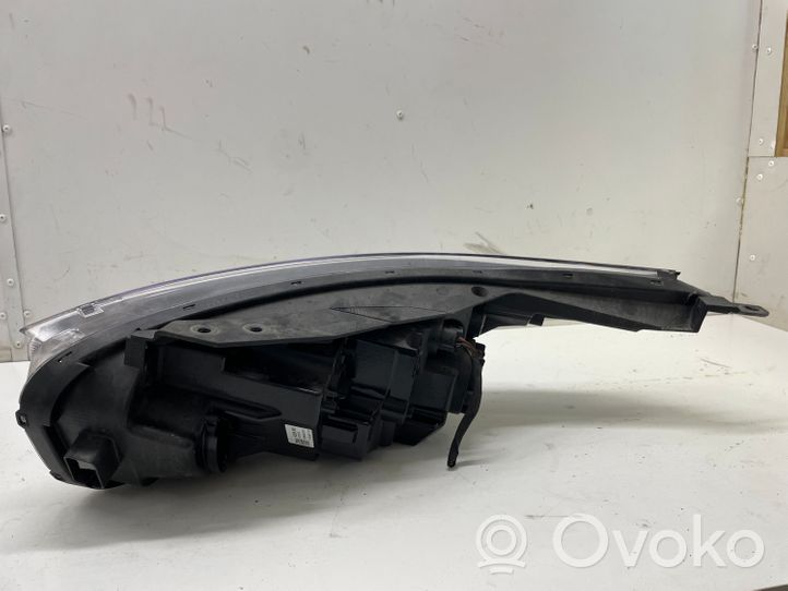 KIA Xceed Lampa przednia J792121080