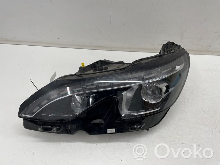 Peugeot 3008 II Lampa przednia 9810478780