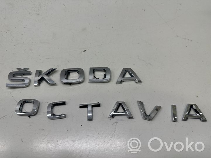 Skoda Octavia Mk4 Emblemat / Znaczek tylny / Litery modelu 