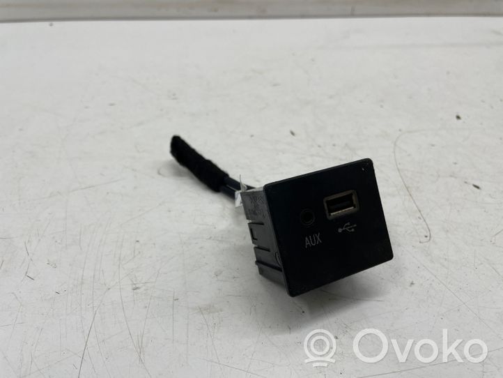 Maserati Ghibli Connecteur/prise USB 4200259603