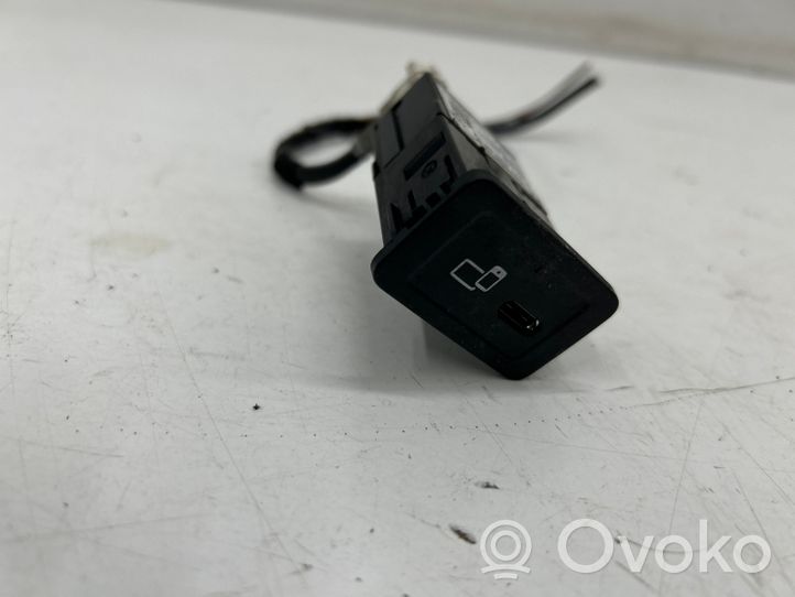 Mercedes-Benz E W213 Connettore plug in USB A2478204602