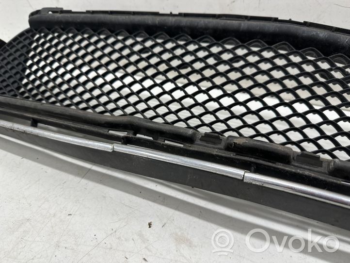 Mercedes-Benz C W205 Grille inférieure de pare-chocs avant A2058852501