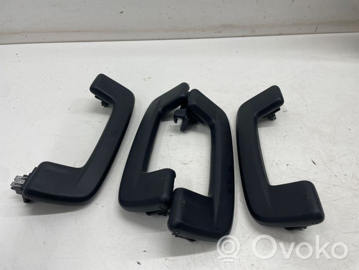 Seat Leon IV Un set di maniglie per il soffitto 8Y0857607