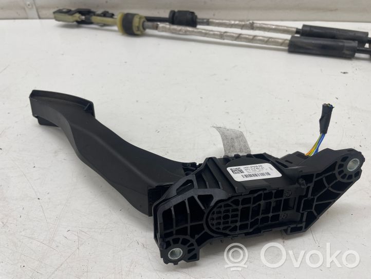 Ford Focus Accelerator throttle pedal JX619F836