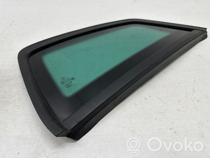 Volkswagen Golf Sportsvan Rear side window/glass 