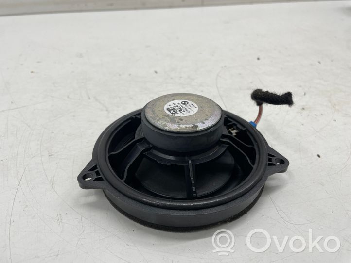 BMW 3 G20 G21 Enceinte de porte arrière 2622560