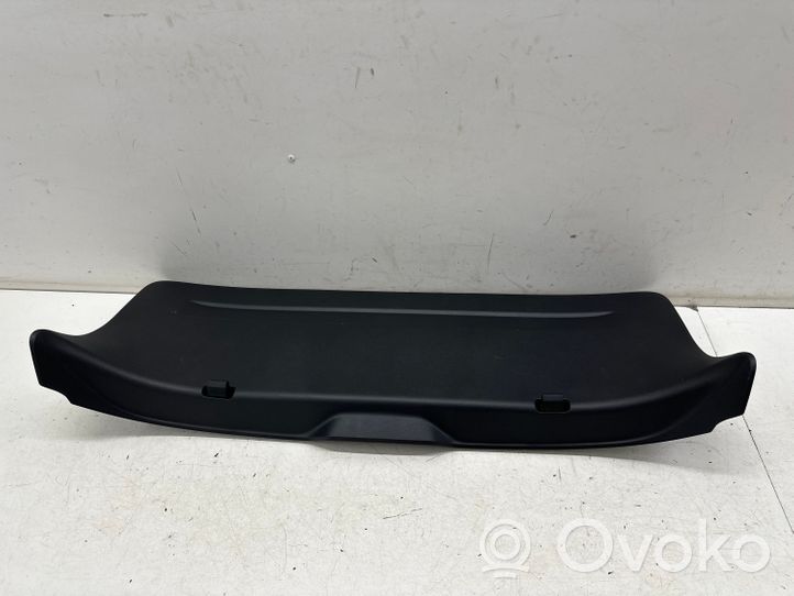 Nissan Qashqai J12 Rivestimento portellone posteriore/bagagliaio 909016UA0A