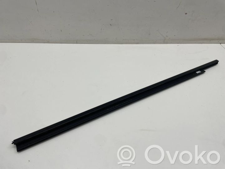 8491343 BMW iX Front door glass trim molding, 55.00 € | RRR 