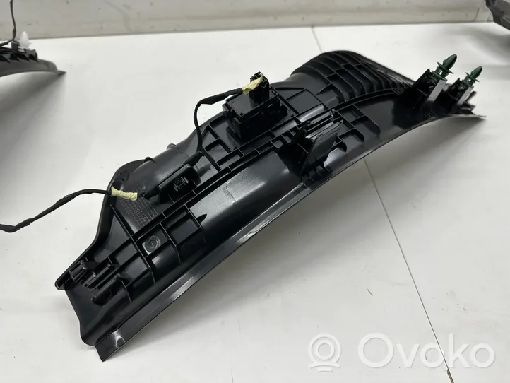 BMW iX Takaoven kynnyksen suojalista 7948155