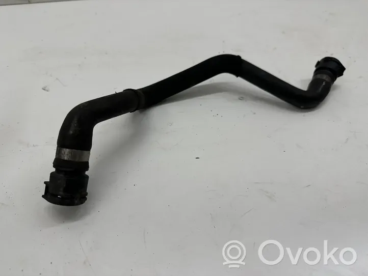 BMW 7 G11 G12 Tuyau de liquide de refroidissement moteur 