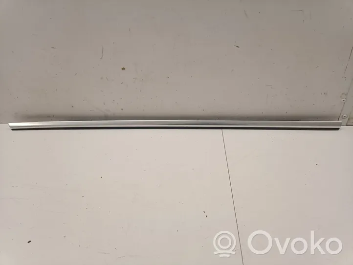 Audi Q5 SQ5 Облицовка стекла задней двери 80A853763