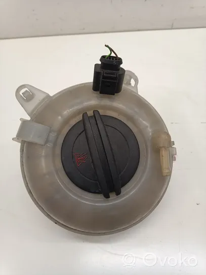 Audi A3 S3 8V Vase d'expansion / réservoir de liquide de refroidissement 5Q0121407G