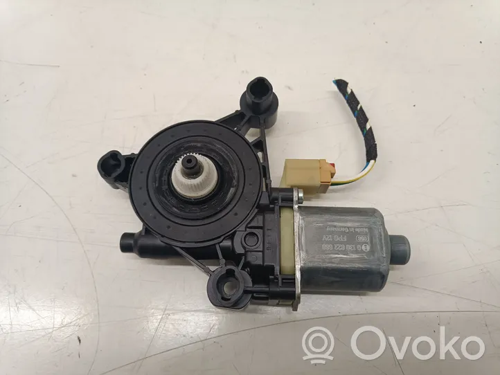 Audi A4 S4 B9 8W Takaoven ikkunan nostomoottori 8W0959812