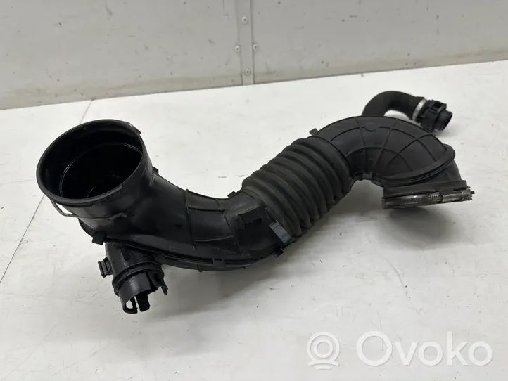 BMW 1 F20 F21 Turboahtimen ilmanoton letku 