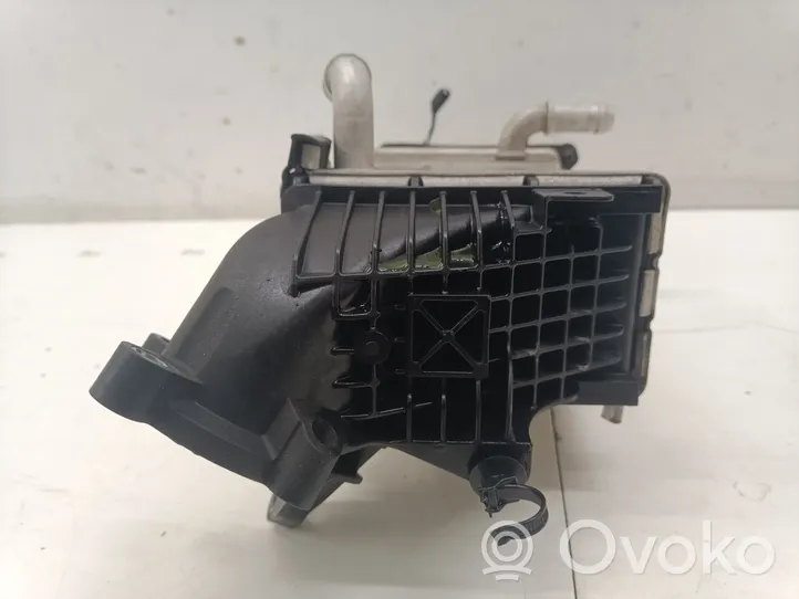 Ford Focus Chłodnica powietrza doładowującego / Intercooler JN1Q6C896AC